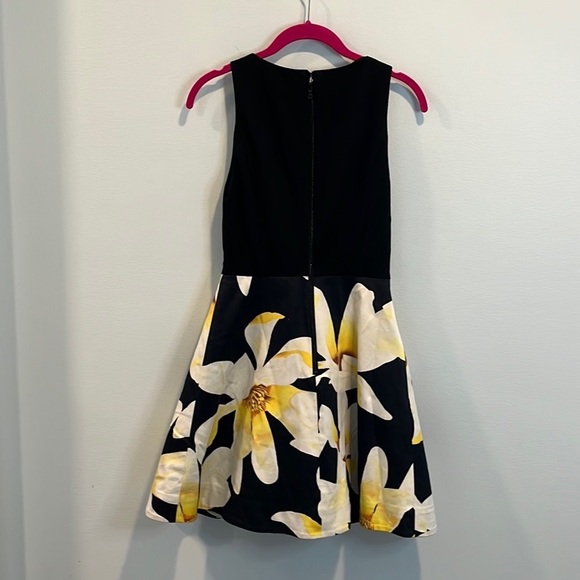 Alice + Olivia Kourtney box-pleated Combo dress 0 - Picture 6 of 6